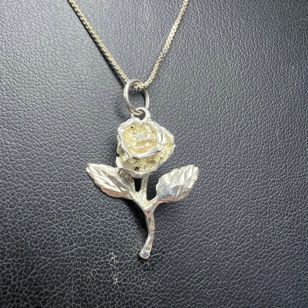925 Sterling Silver Rose Pendant Charm Necklace 3.8g - Image 3